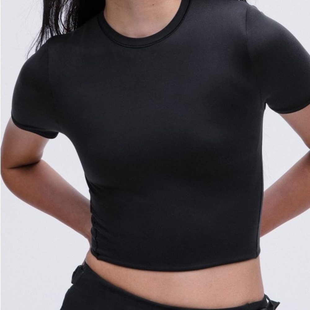 Lululemon Nulu Crewneck Cropped T-Shirt